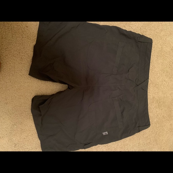 Mountain Hardwesr Women’s shorts - Picture 3 of 4